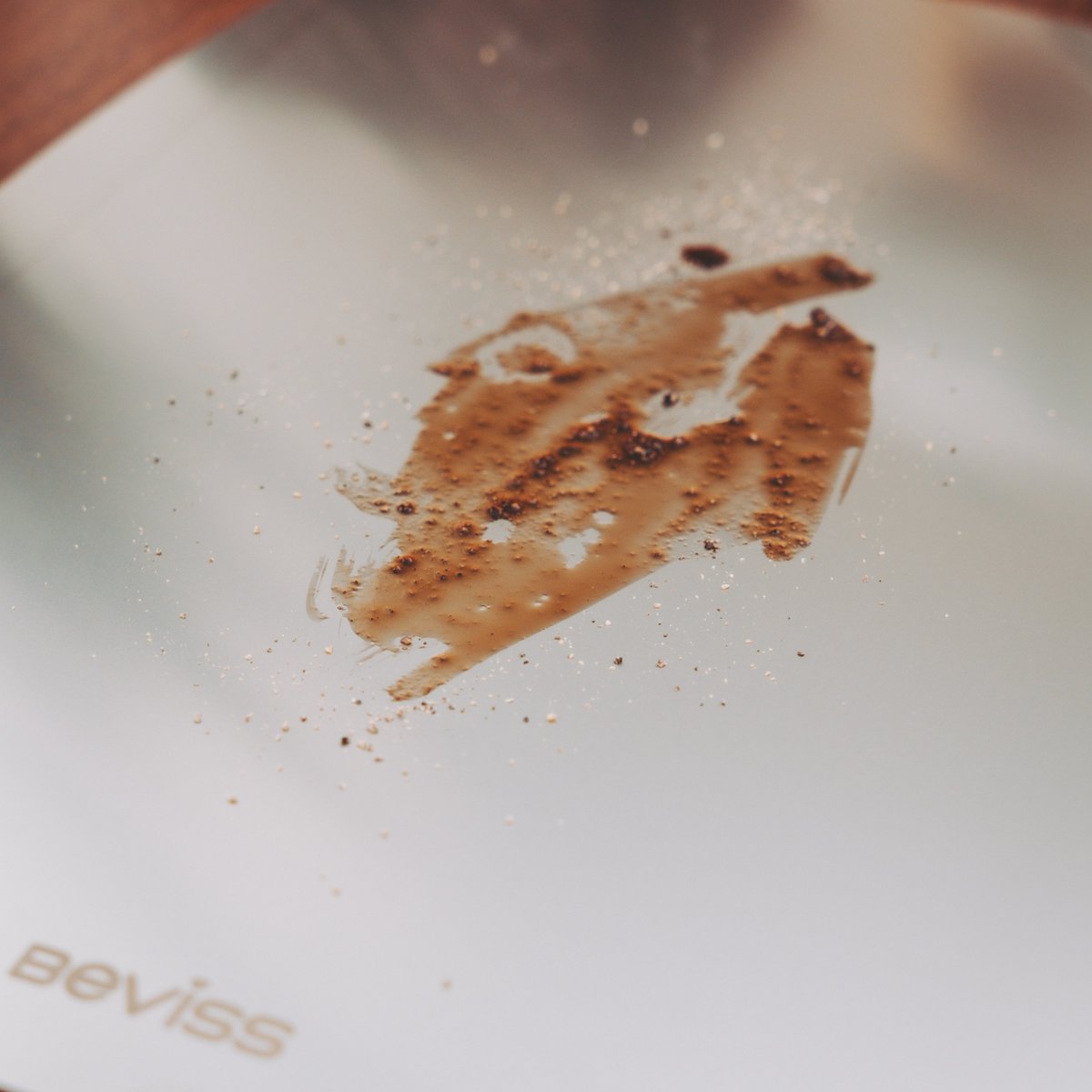 Beviss_Kitchen's tweet photo. My lazy-kitchen secret to keeping things clean 😆

I realized the easiest way to keep my kitchen clean
is choosing cookware and tools that actually fit my lifestyle.

For example, I wanted a cutting board that’s super quick and easy to clean,
so a metal cutting board ended up being perfect for me.

Just rinse it off, wipe it down, and I’m basically done.
It also doesn’t trap bacteria or get moldy easily,
which is great for someone lazy like me 😂

What about you guys?
What kitchen tools feel the most “made for you”?

#KitchenHacks #LazyKitchen #KitchenCleaning #HomeCooking #KitchenTools #CookingTips #CleanKitchen #FoodPrep #KitchenEssentials #CuttingBoard #EasyCleaning #KitchenLife #CookingAtHome #KitchenUpgrade #MinimalKitchen #HomeChef #HealthyKitchen #FoodieLife #MealPrep #TikTokMadeMeBuyIt