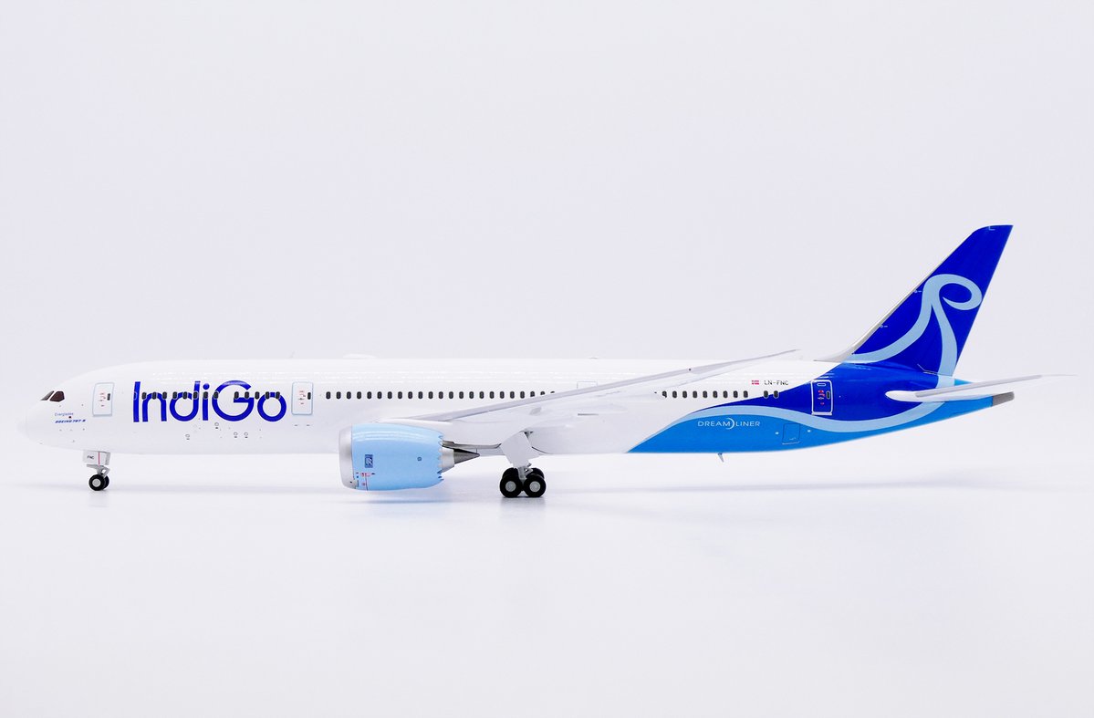 ModelAirliner's tweet photo. 本日のおすすめ
🔴先割予約15％OFF🔴
1/200 787-9 インディゴ（ノース・アトランティック航空） LN-FNC
👇👇👇👇👇👇👇
https://t.co/Muh5QefaGV

＃旅客機模型
＃飛行機模型専門店
＃飛行機模型 https://t.co/uBfbx4kIFb