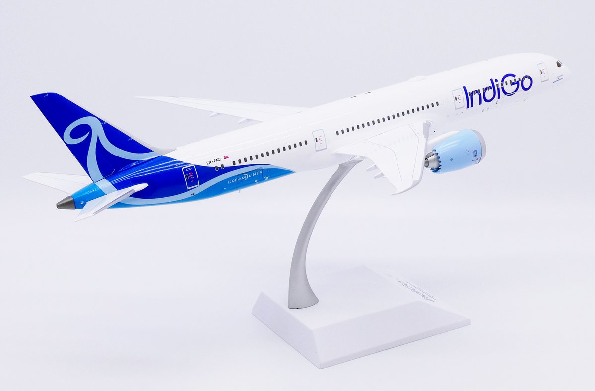 ModelAirliner's tweet photo. 本日のおすすめ
🔴先割予約15％OFF🔴
1/200 787-9 インディゴ（ノース・アトランティック航空） LN-FNC
👇👇👇👇👇👇👇
https://t.co/Muh5QefaGV

＃旅客機模型
＃飛行機模型専門店
＃飛行機模型 https://t.co/uBfbx4kIFb