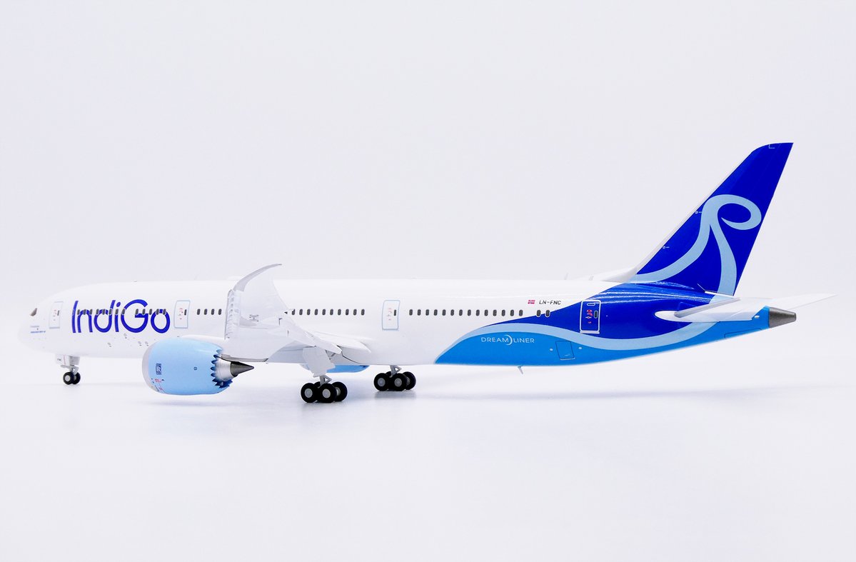 ModelAirliner's tweet photo. 本日のおすすめ
🔴先割予約15％OFF🔴
1/200 787-9 インディゴ（ノース・アトランティック航空） LN-FNC
👇👇👇👇👇👇👇
https://t.co/Muh5QefaGV

＃旅客機模型
＃飛行機模型専門店
＃飛行機模型 https://t.co/uBfbx4kIFb