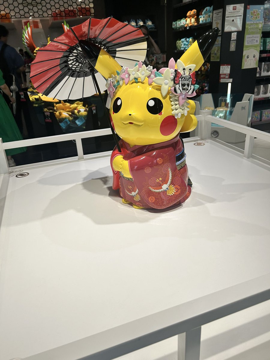 Gengar_00's tweet photo. 外国人がとても多いね京都 https://t.co/cITLXItklK