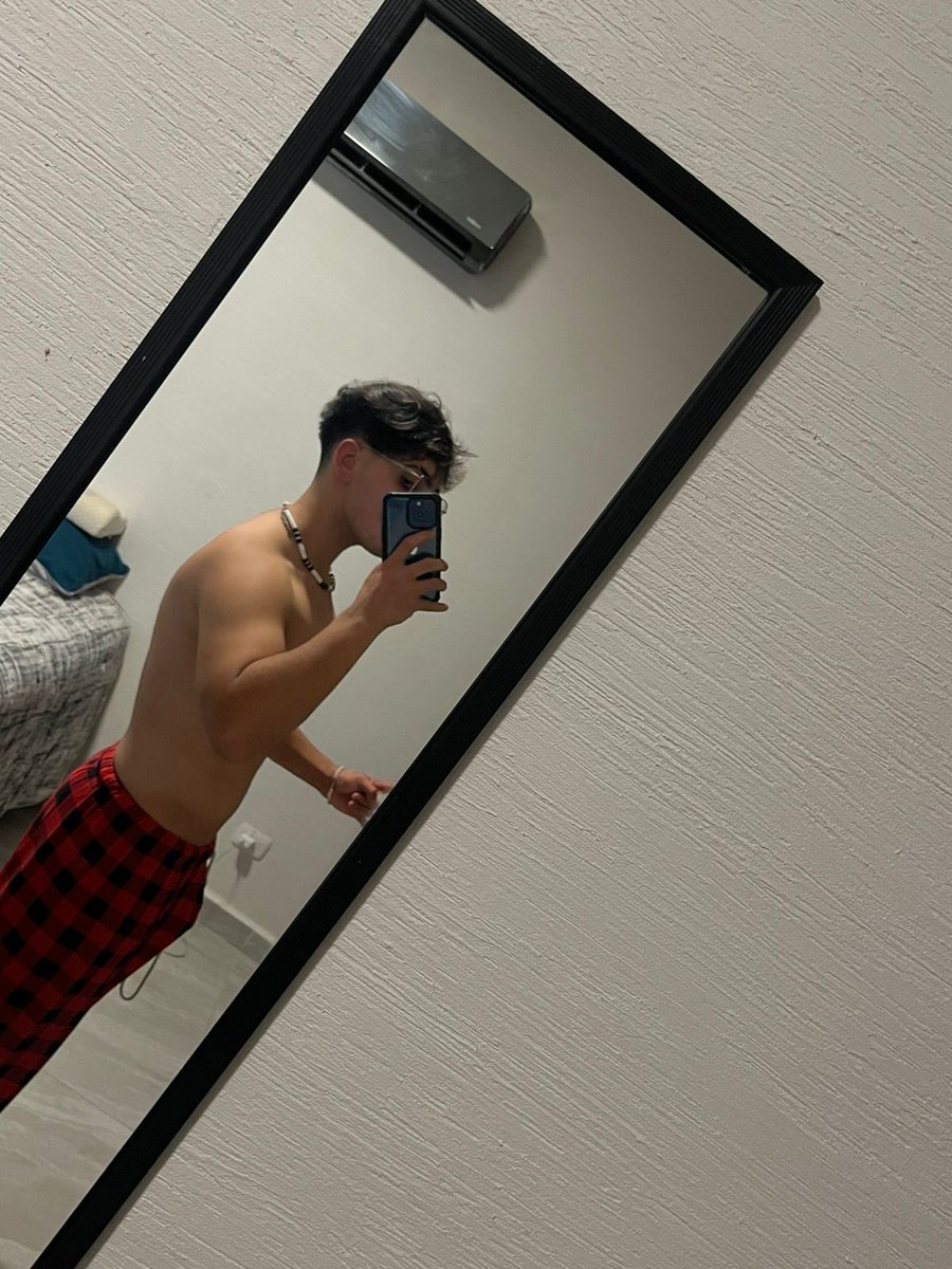 Christianpapi21's tweet photo. @Cristianu3zx https://t.co/966KA3ixAZ 

Aquí puedes ver más de mí todos los días bb 🔥🍆🍑📸 https://t.co/Ov52UVdHUK