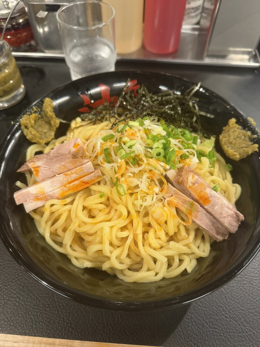 Hiro tweet media