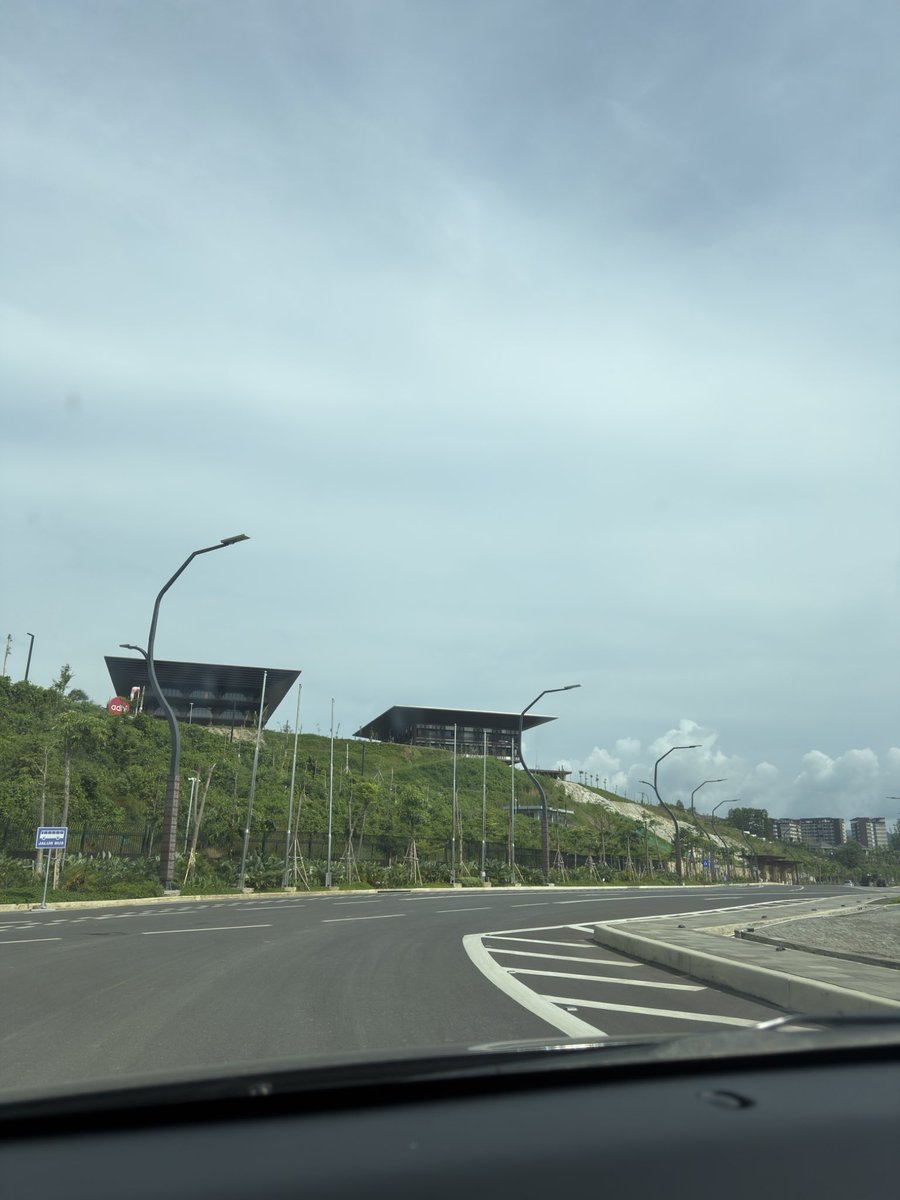 GibertJunnares's tweet photo. Mau aku yang jemput atau kmu yang jemput ??? https://t.co/lDk0gytiKT