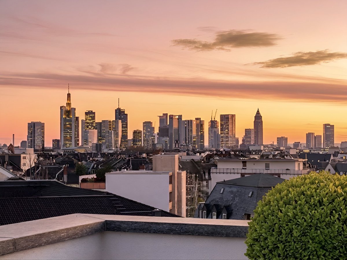 misses_sissy's tweet photo. • Skyline Penthouse in Frankfurt – Contact Me for Details 📞

• Skyline-Penthouse in Frankfurt – Jetzt Kontakt aufnehmen 📞

#Frankfurt #Mainhattan #Penthouse #SkylinePenthouse #LuxuryRealEstate #LuxuryLiving #FrankfurtSkyline #PenthouseLiving #Luxusimmobilien https://t.co/2BYPXEX05O