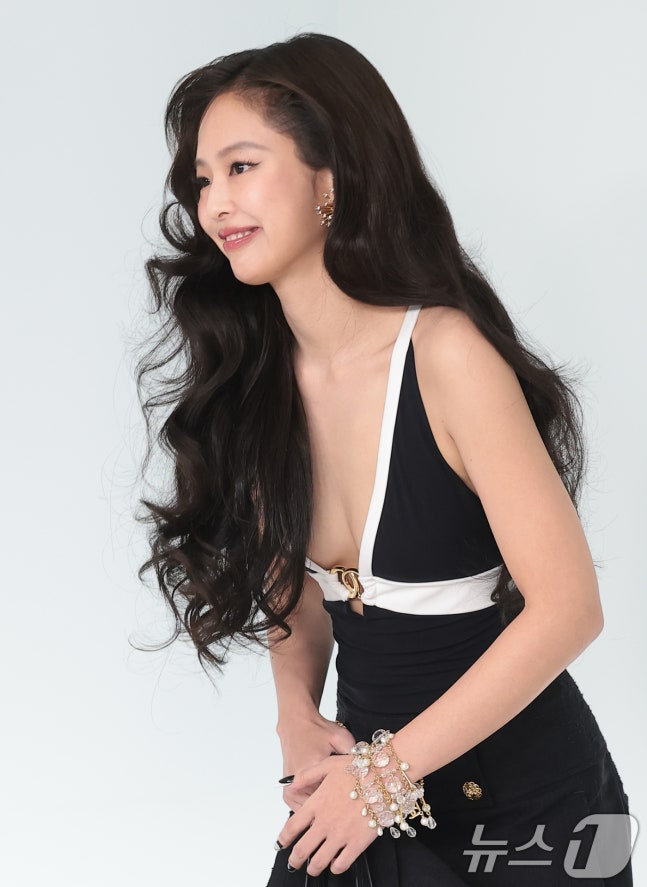 JENNIE NEWS tweet media