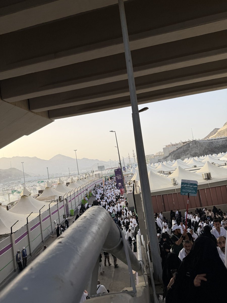 i1l201's tweet photo. @ghaieda غيداء والله مااعرف ايش هي من محبة 
بس الأكيد ان الله إذا احب عبداً حبب خلقه فيه 
والله من بدأت حج مانسيتكم ولا نسيت خالتي حصة 
اسأل الله ان يحفظكم ويسعدكم ويرزقكم من واسع فضله ويرحم من جابتك ياربببببب 🤍 https://t.co/iyoQDSpTwq