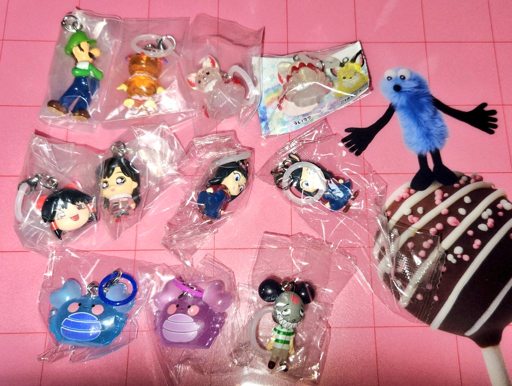 mcrsmdmglvlv060's tweet photo. 【交換】めじるしアクセサリー
ポケピース　ナルミヤ　ちいかわ　クレヨンしんちゃん　ポケモン

譲)画像1、2
求)画像3または定価＋送料

交換はできるだけ2点から希望
譲渡は1希望の場合は2から2点抱き合わせ希望

交換・譲渡ともにまとめて優先です。

⚠️固定ツイお読みください
📮郵送交換希望 https://t.co/AAIKSKbOWS