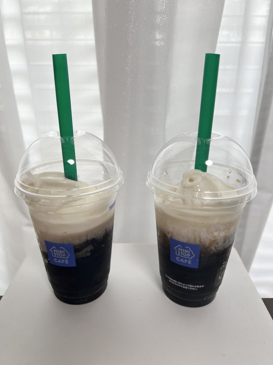 marimo66666's tweet photo. まぜてのむ ほろにがコーヒーゼリー、美味しかった☕️はじめは、コーヒーゼリーを飲む感じで、後からソフトクリームが合わさった感じが、とても良かった♪
家まで持って帰るのに、ソフトクリーム溶けるかなと思ったけど、全然溶けてなかったです👍
#ministopfan 
#コーヒーゼリー https://t.co/f9XI98Fqrt