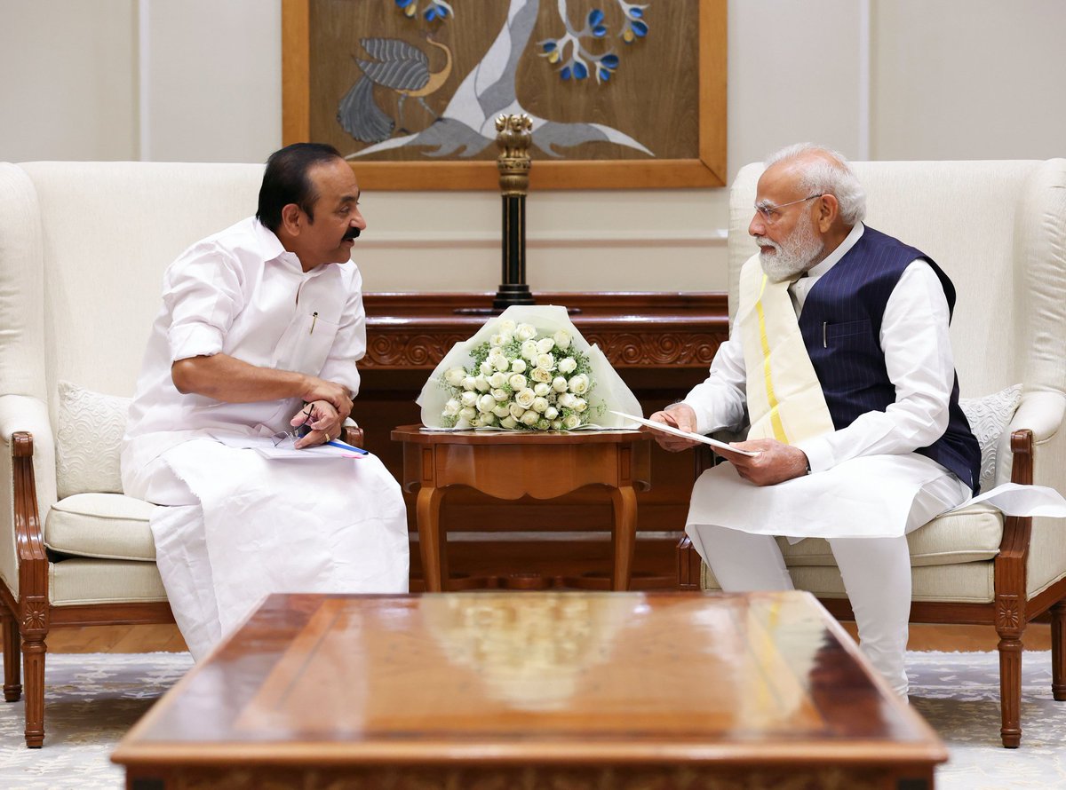 PMO India tweet media