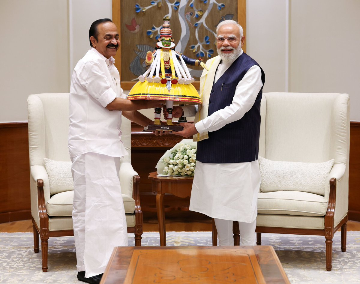 PMO India tweet media
