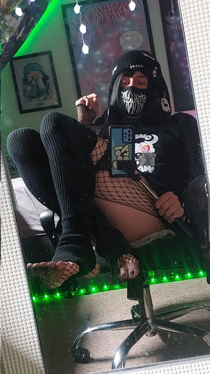 FemboyCorpse💀 tweet media