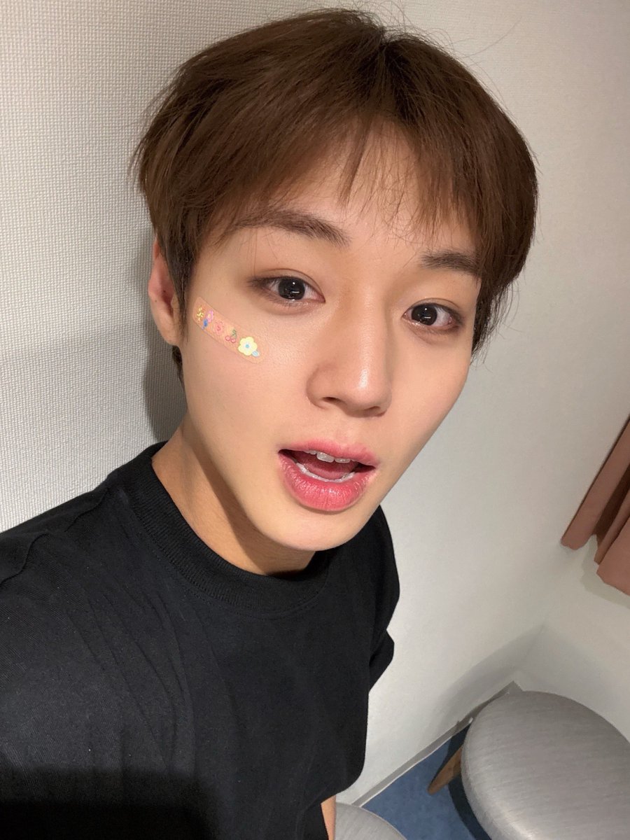 HoOoon_29's tweet photo. ﾟ*           ﾟ: *✧･ﾟ큐દા빠띠ન도સ블골져⩟ ✧･ﾟ                            * 。⊹            ⊹                °. https://t.co/h0TFroLprW