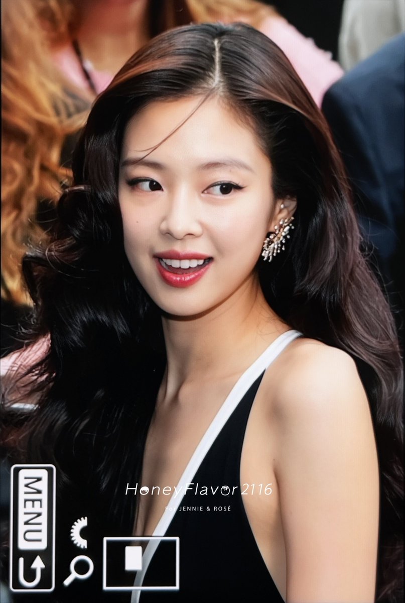 HoneyFlavor2116 tweet media