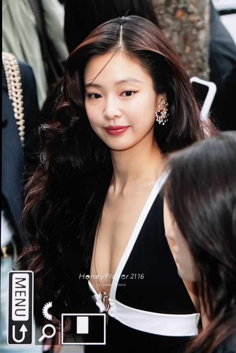 HoneyFlavor2116 tweet media