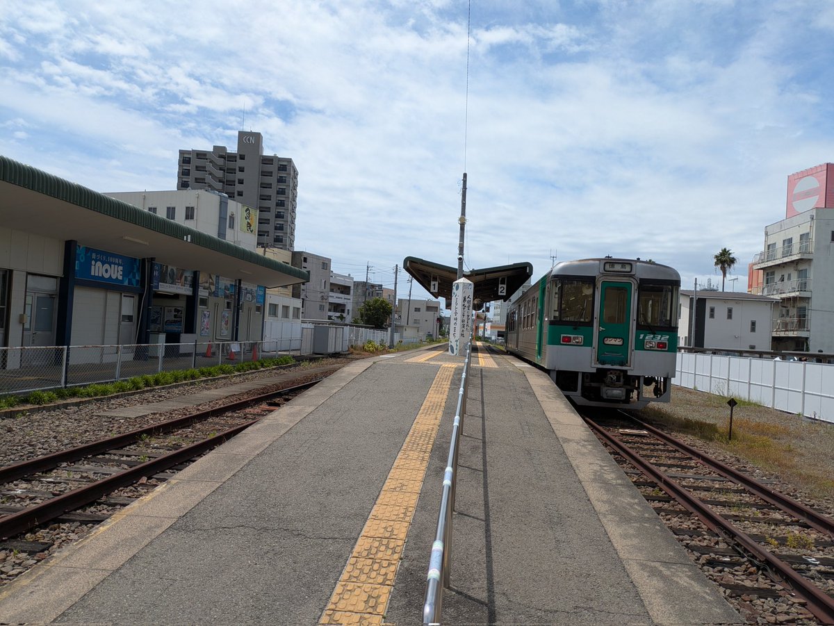 penta_kumausa's tweet photo. 単独行動日。鳴門駅発、池谷駅着、ワンマン、1両編成、ディーゼル。ここから高松方面へ。26分待ち、帰りは31分待ち。駅をウロウロ、一人旅は良いなぁ https://t.co/ssd8zkrIQl
