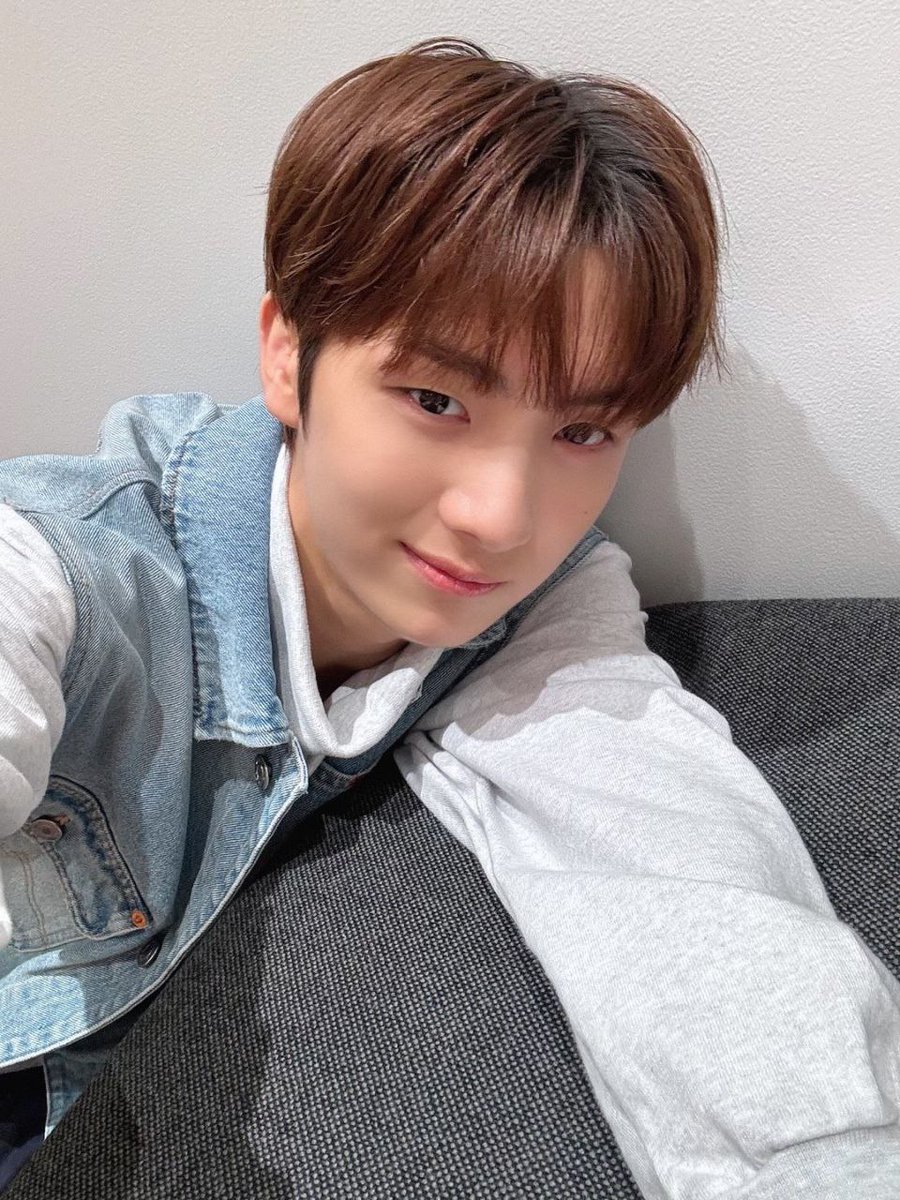 youngjae tweet media