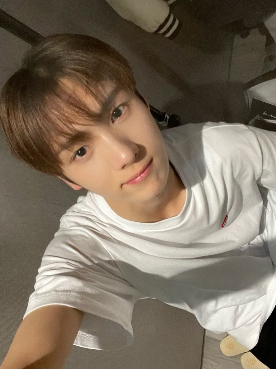 youngjae tweet media