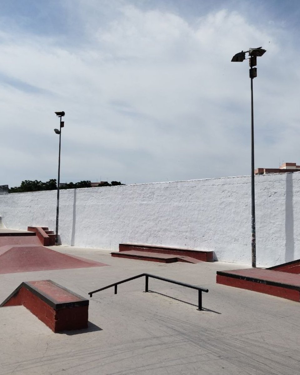 planneocordoba's tweet photo. Tras la asamblea joven, CECOSAM saneó el muro, 🧱 Parques y Jardines poda la zona 🌳 y desde Juventud haremos un evento de graffiti próximamente. 🎨🖌️ @IMDECO_  mantendrá las pistas. 👟

Gracias a Cecosam, Infraestructuras e Imdeco por trabajar juntos. 🤝🏛️ 

#Planneo #Cañero https://t.co/wQdXYJPfez
