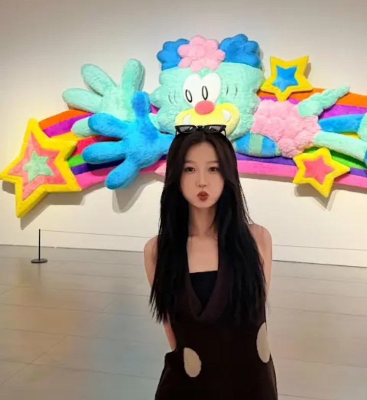 oregeel's tweet photo. #EstherYu #YuShuxin 
#GirlsDontCry 
Beautiful Queen 🖤💋💯🥰🤩🥰 https://t.co/GnJdFUpVds