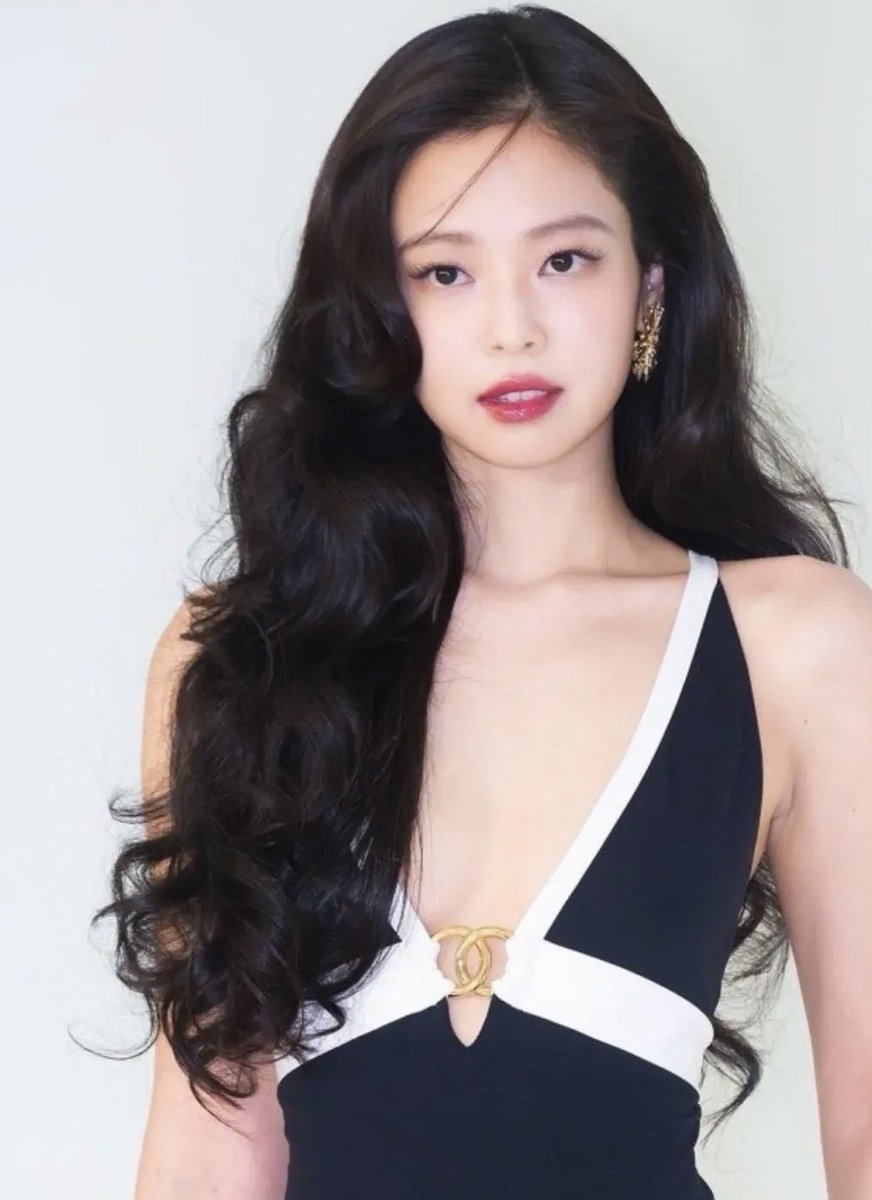 jennie tweet media