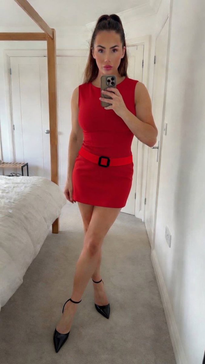 LAURA HOLLYMAN tweet media