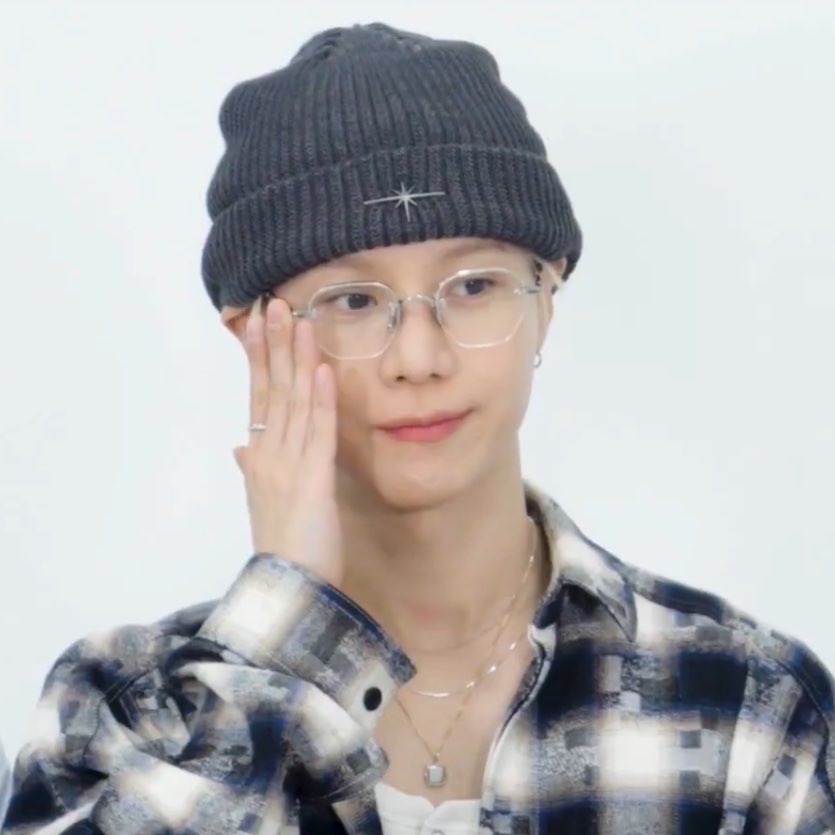 저화질의 태민 tweet media