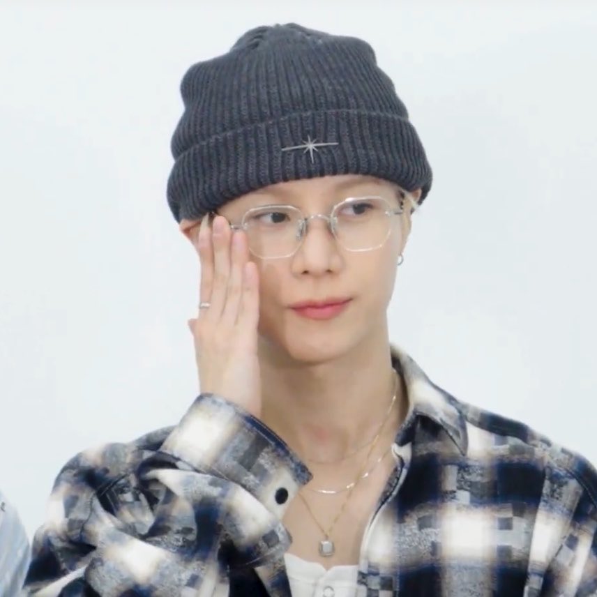 저화질의 태민 tweet media