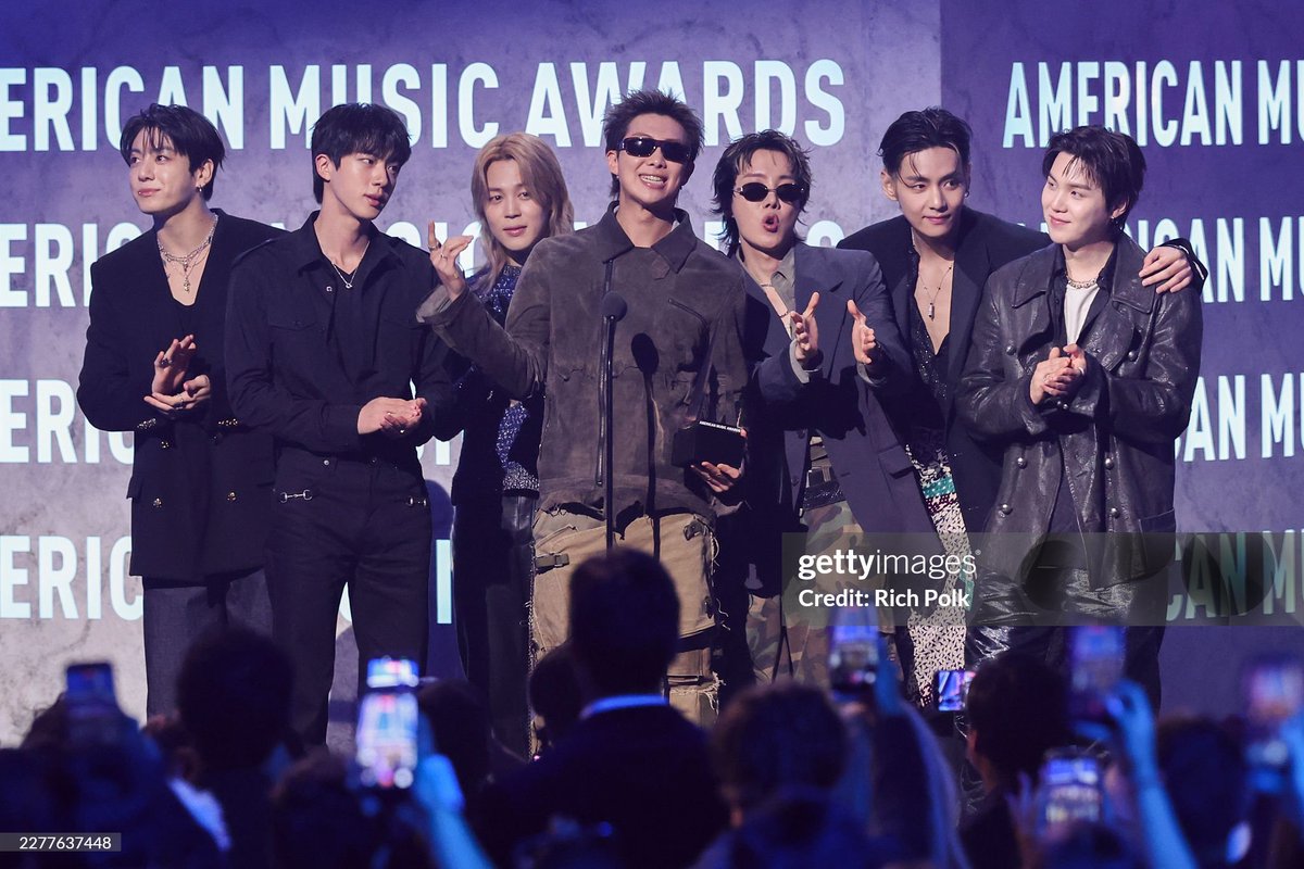 mpuyyy_24's tweet photo. #BtsOnAmas
#bts https://t.co/GSnOyMFgqe