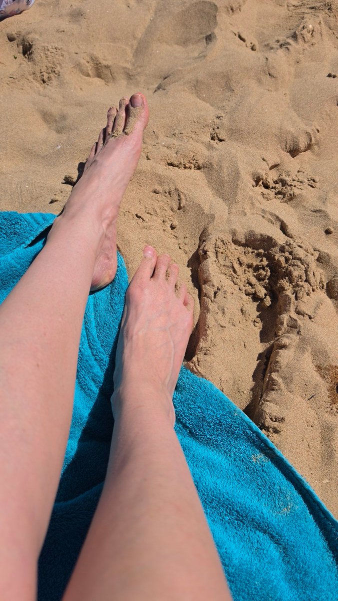 Amber_riivers's tweet photo. What do you prefer, toes or soles? 👣 https://t.co/kHOOeuJsO7