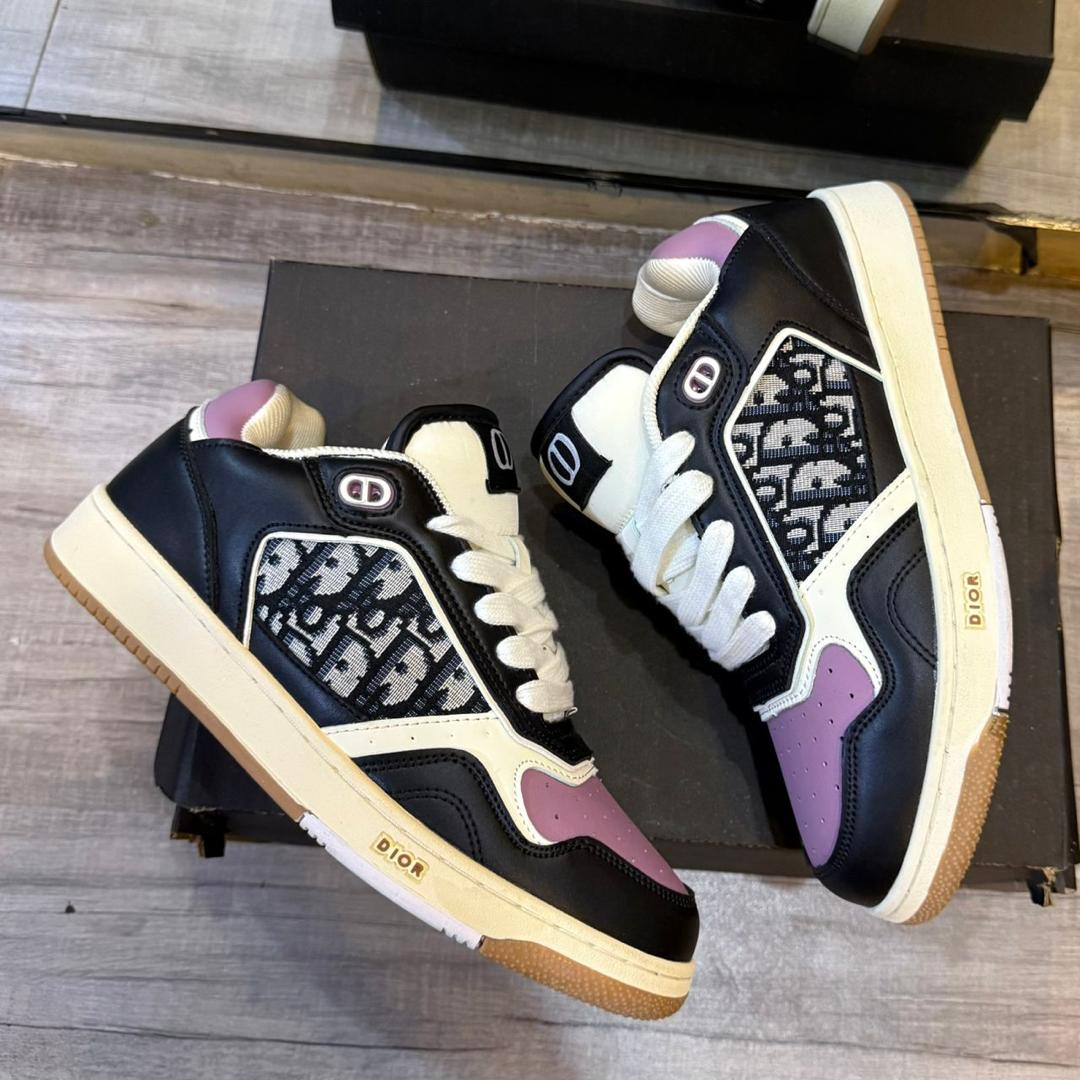 SMOKEZ200's tweet photo. *NOW AVAILABLE IN SIZES*

*PRICE: ₦35,000 💰*

*SIZE: 38 to 44*

*FULLY BOXED📦*

*DESCRIPTION::DIOR ✍️*

LOCATION IS LAGOS
DELIVERY IS NATIONWIDE ✅
NUMBER IS 08096631046 ✅

NOTE NO PAYMENT ON DELIVERY ❌ https://t.co/9mQYyx9k4d