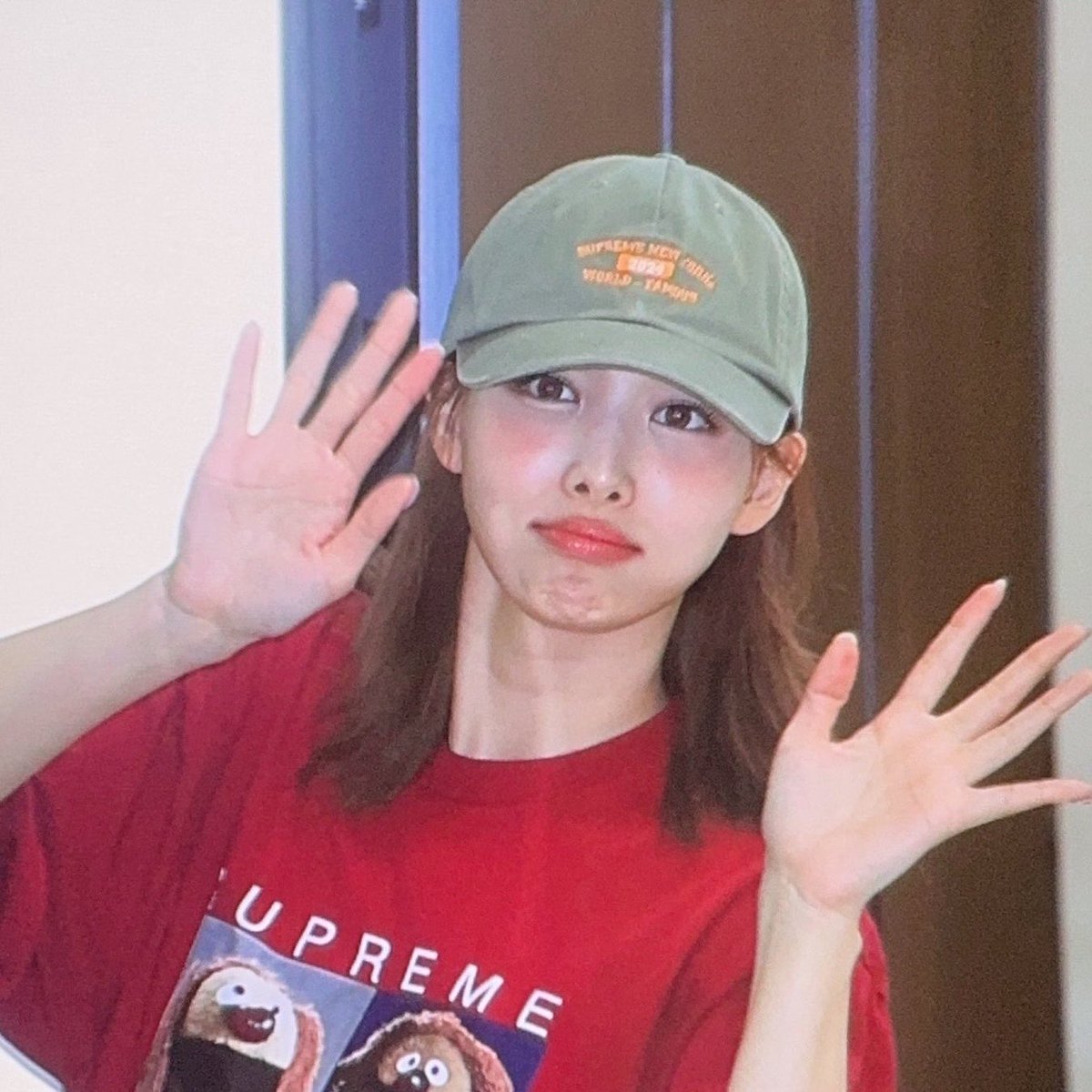 nayeon's hands tweet media