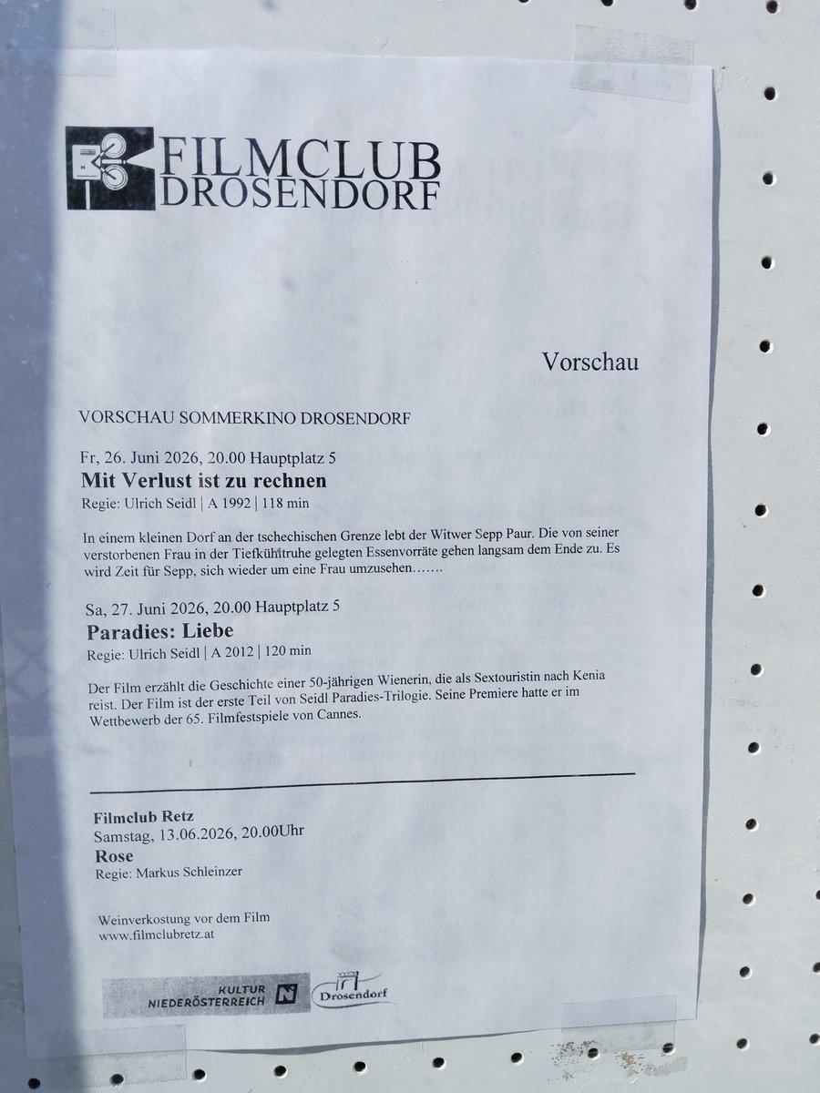 RMogyorosy's tweet photo. Seit 16. Mai ist wegen Krankheit geschlossen. Jetzt wurde auch die Getränkekarte und die Speisekarte entfernt. Außerdem findet das Sommerkino im Mohnkaffeehaus statt? Ich befürchte, die sperren überhaupt nicht mehr auf. #Drosendorf #Failer https://t.co/800l5NccdO