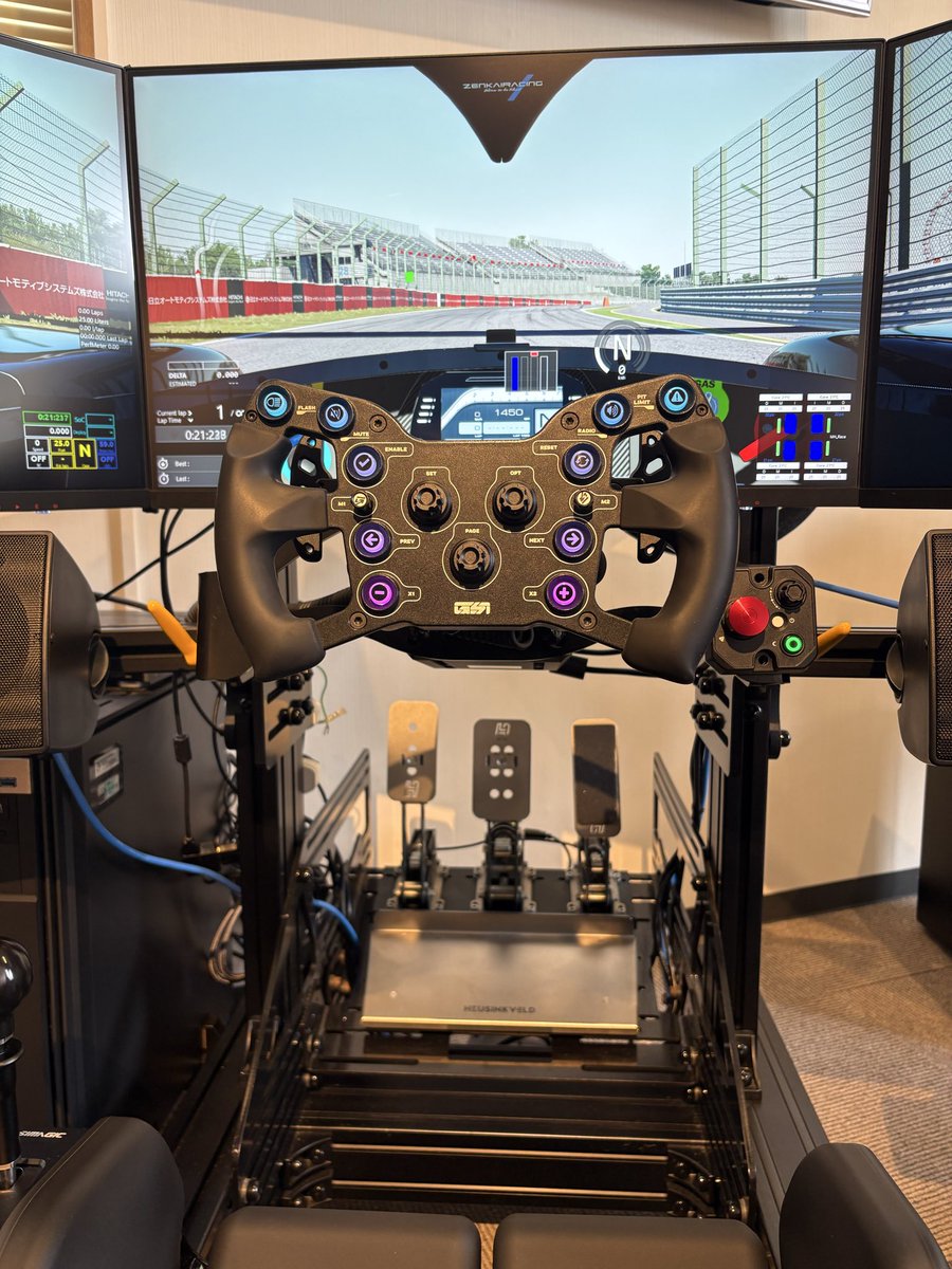 PistaSim's tweet photo. こんにちは☀️ZENKAI RACINGさんが作製したV.Granz練習Mod『Z.Grande』を使ってPistaでは練習出来ます。※最新仕様のミシュランタイヤモデル！！
他にもFIA F4、SUPER FJ等でも練習可能です。

人気の車両でしっかり練習して腕を上げましょう！！ https://t.co/GLqdKGd3zl