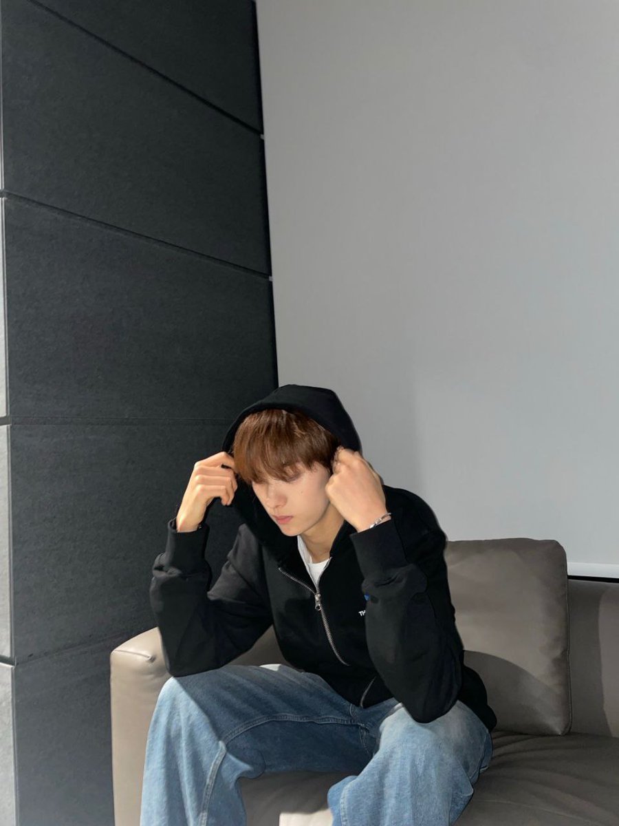 youngjae tweet media