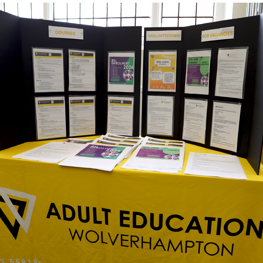 AEWolverhampton's tweet photo. AEW were proud to support #DeafAwarenessWeek with an inspiring BSL session at our City Learning Quarter facilities.

Great to hear how learning British Sign Language has positively impacted our Students and created progression opportunities.

#AdultEducation #AEWolverhampton https://t.co/ojDDfDJvvg
