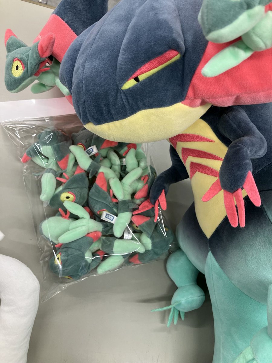 入荷情報】 #ポケモン 『ドでかドラパルトぬいぐるみ』 ドラメシヤ10体