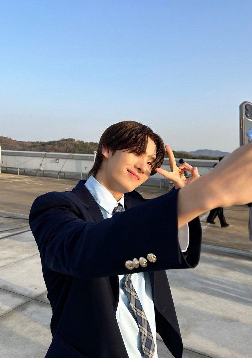 youngjae tweet media