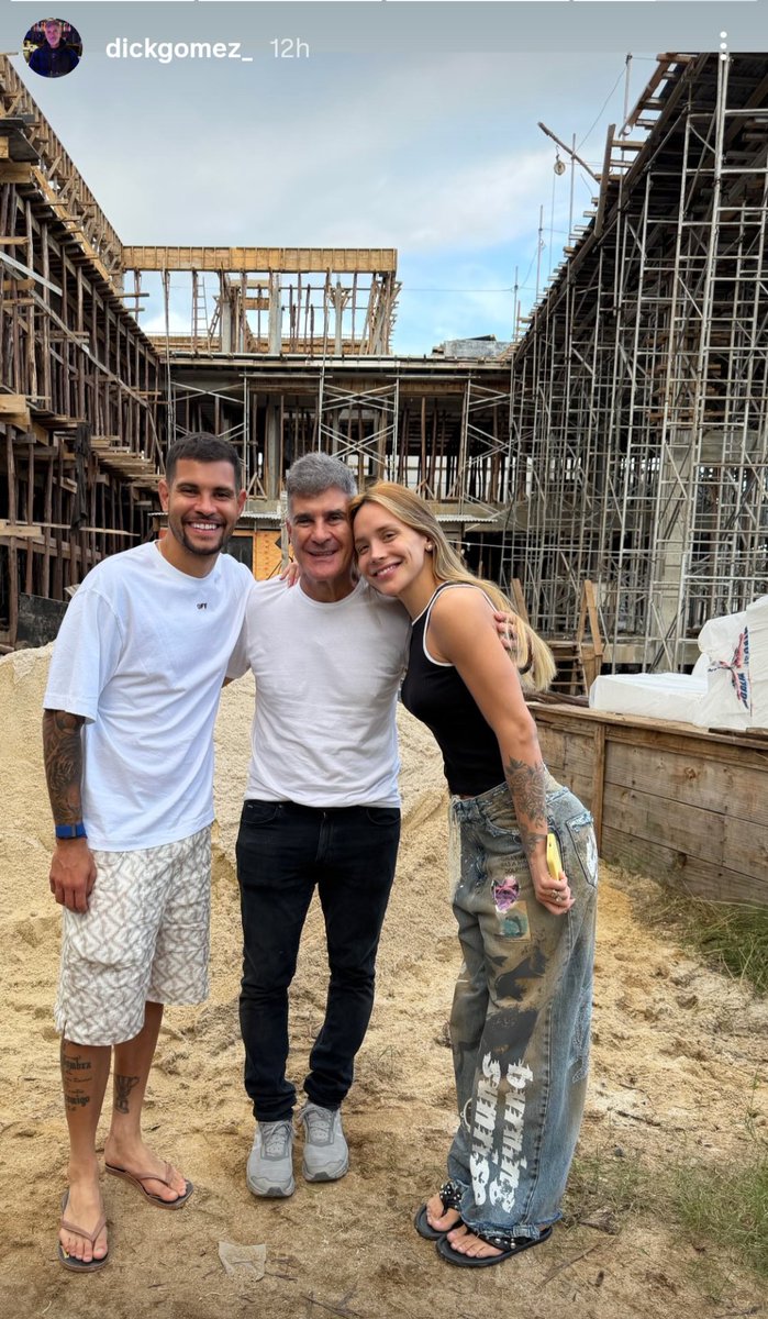 Magpie24_7's tweet photo. 🇧🇷 Bruno and Ana are back in Brazil with Bruno's legend of dad! 🚕3️⃣9️⃣

For once it looks sunnier in the UK the Brazil!!!!!!! 

#NUFC #NUFCNews #Newcastle #EPL https://t.co/5NZX3vXtSb