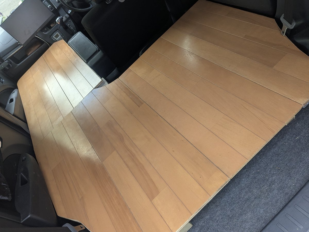 Akita_PokemonGo's tweet photo. 家にあった部材で
車にフローリング。

なんでかって、
さくらんぼ始まるからだよっ！ https://t.co/vXMMoLztOV