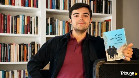 tribunaSoria's tweet photo. 📚 El escritor soriano Alberto Palacios presenta este viernes en el Casino su primera obra, El año que fuimos nadie, un libro sobre silencios, soledades y esos años que se escapan entre los dedos. #Soria #Cultura #Literatura #AlbertoPalacios
https://t.co/NduT5ewVGP https://t.co/n1FfVD6oOe
