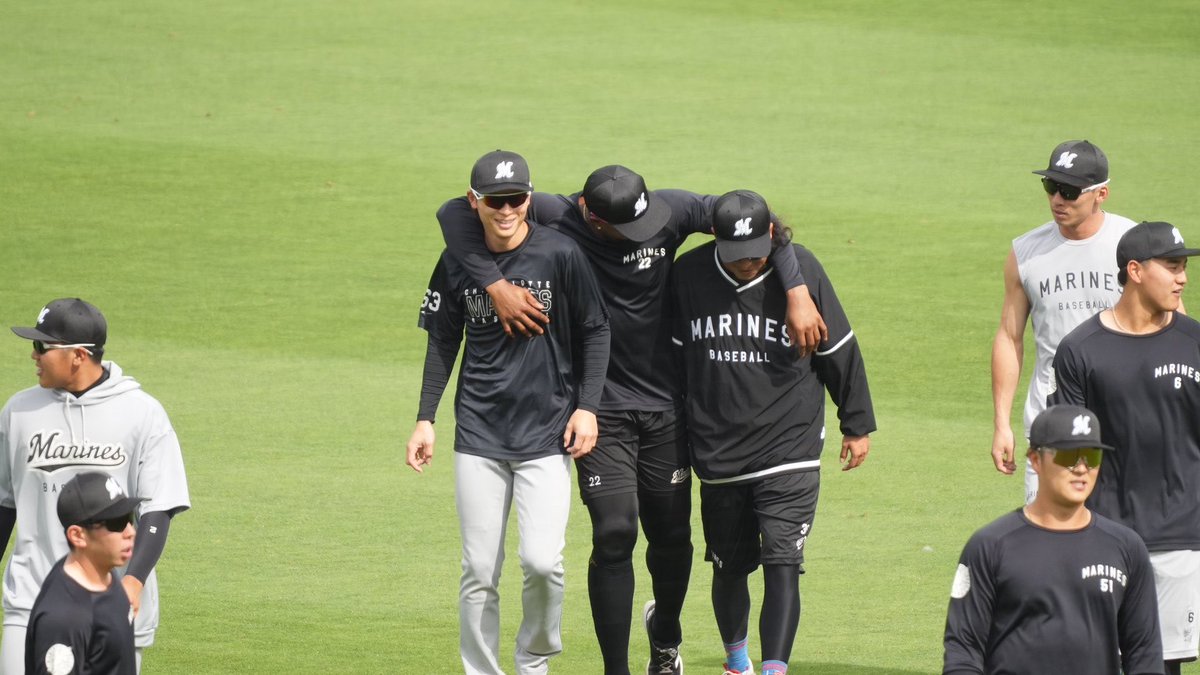 MichanDelicaD5's tweet photo. 和田＆ポランコ＆坂本
ここもラブアンドピース🌏

#chibalotte https://t.co/uDAckvmy1J