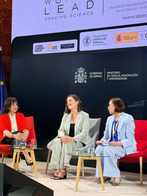 Cidaut's tweet photo. Nuestra directora del Departamento de Gestión de la Innovación y directora adjunta, Maite Fernández, participó la semana pasada como ponente en la III Jornada Women Lead Shaking Science organizada por @asedecia en el @CSIC 
#LiderazgoFemenino #Innovación https://t.co/dW5McmenHn