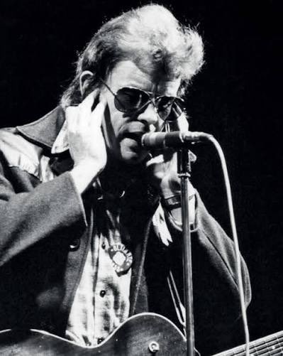 StephenFoz's tweet photo. On my @TheRadCaroline show today I’ll be Boxing Clever with tracks from the #MickeyJupp box set Kiss Me Quick, Squeeze Me Slow. Tracks from throughout his career including early ones fronting the Southend band Legend. @StiffRecords #648AM https://t.co/MEeqcTd5jq