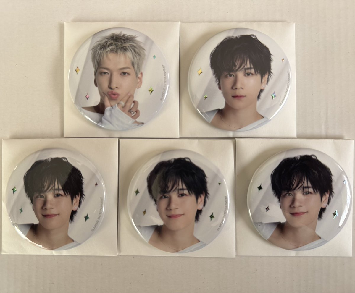 jsamol1's tweet photo. JO1 JO1DER SHOW 2026 永縁 EIEN 缶バッジ 交換

【譲】画像参照
與那城 金城 豆原

【求】佐藤

◎真顔⇄真顔、笑顔⇄笑顔
◎郵送希望📮
◎プチプチ＋OPP袋で梱包し、発送致します

画像添付の上、お気軽にお声掛け下さい🙇‍♀️

#JO1交換 https://t.co/b6wjxQNa8n