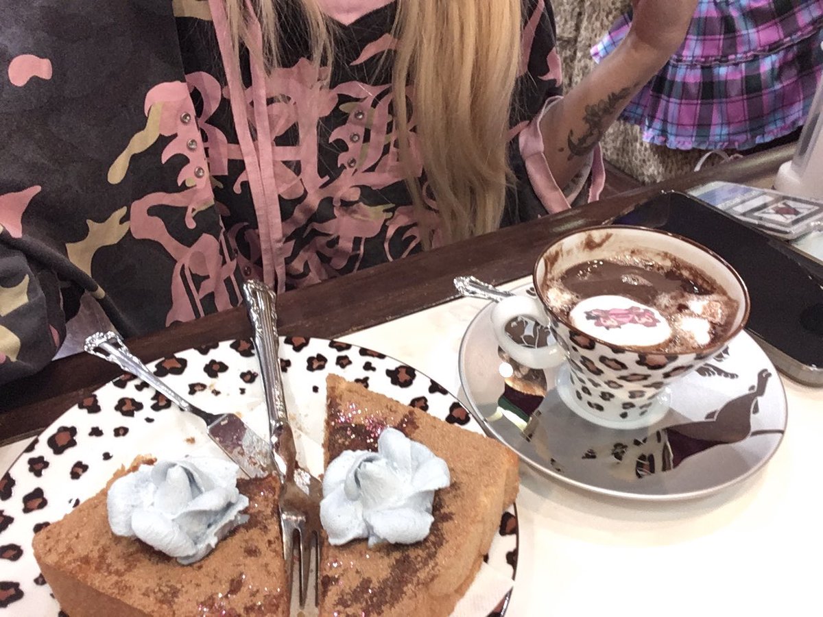 dadaesm's tweet photo. 少女。 https://t.co/4gLqEzHLJi