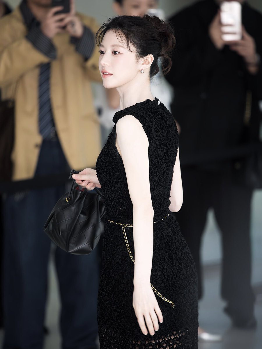 go younjung tweet media
