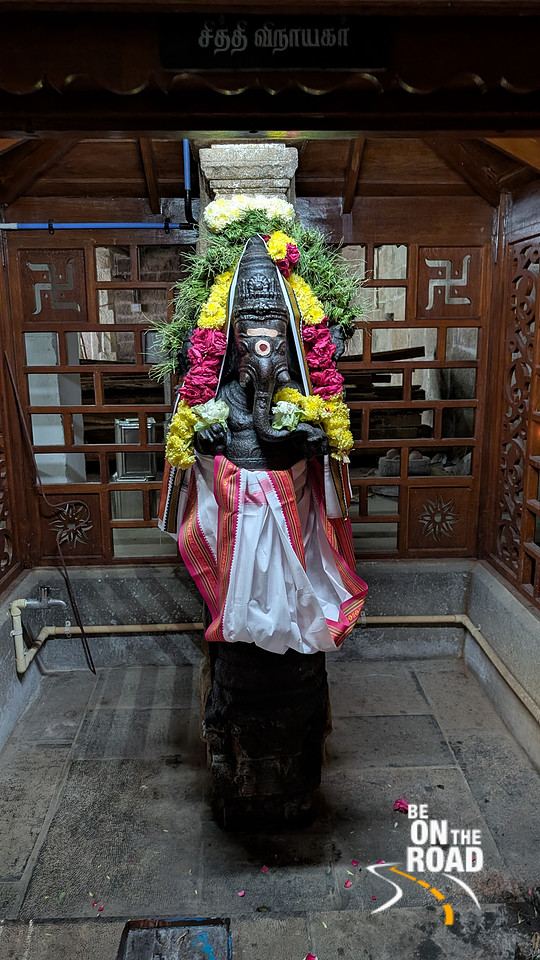 sankaracs's tweet photo. Hey heritage traveller, culture enthusiast and architecture aficionado, have you visited this 900 year old later Pandya temple marvel in Tamil Nadu?
https://t.co/GegVpR3cA8
#templesoftamilnadu #tamilnadu #incredibleindia #shivatemple #travel #ttot #shivatemples https://t.co/SyNvZs6wLF