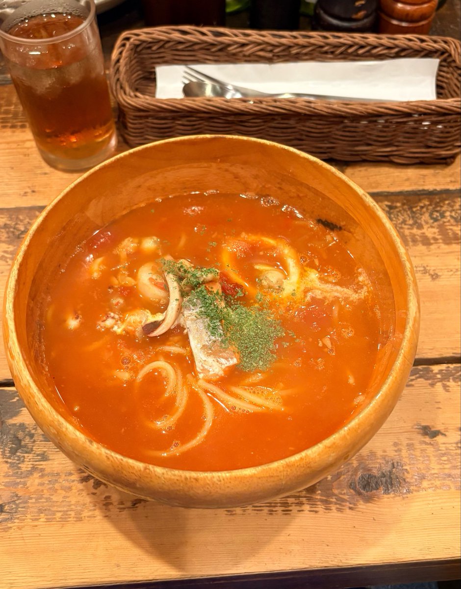 dualComatsu's tweet photo. ランチに熱々のスープパスタ食べたら、稀に見る舌やけどしました🥵
美味しかったけど皮がむけてしまって痛いです笑 https://t.co/DfX9hJyVC3