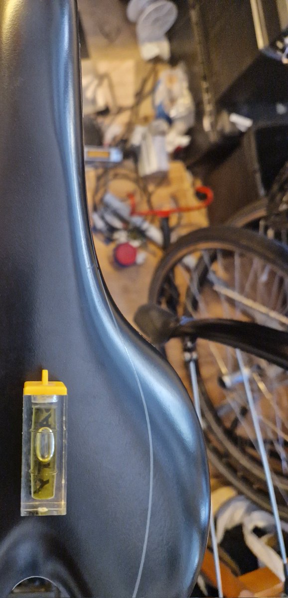 marcomout's tweet photo. Het begon als een grap; #ReCycleLife; geliefde fietsen volledig heropbouwen naar wens van eigenaar.

Maar nu begint het een 'your to-go-to fullcustomised BicycleRecycleConglomerate' te worden..

Is het de prijs?
Is het de kwaliteit?
No, it's CustomisedBicycleRecycleConglomerate! https://t.co/ZvTkiC7Yfr